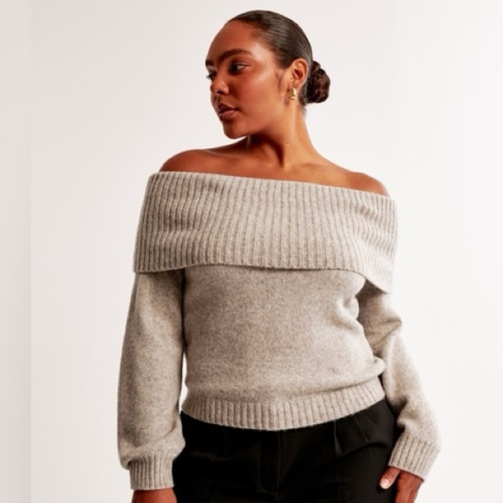 Abercrombie & Fitch Off-Shoulder Taupe Sweater - Picture 2 of 4